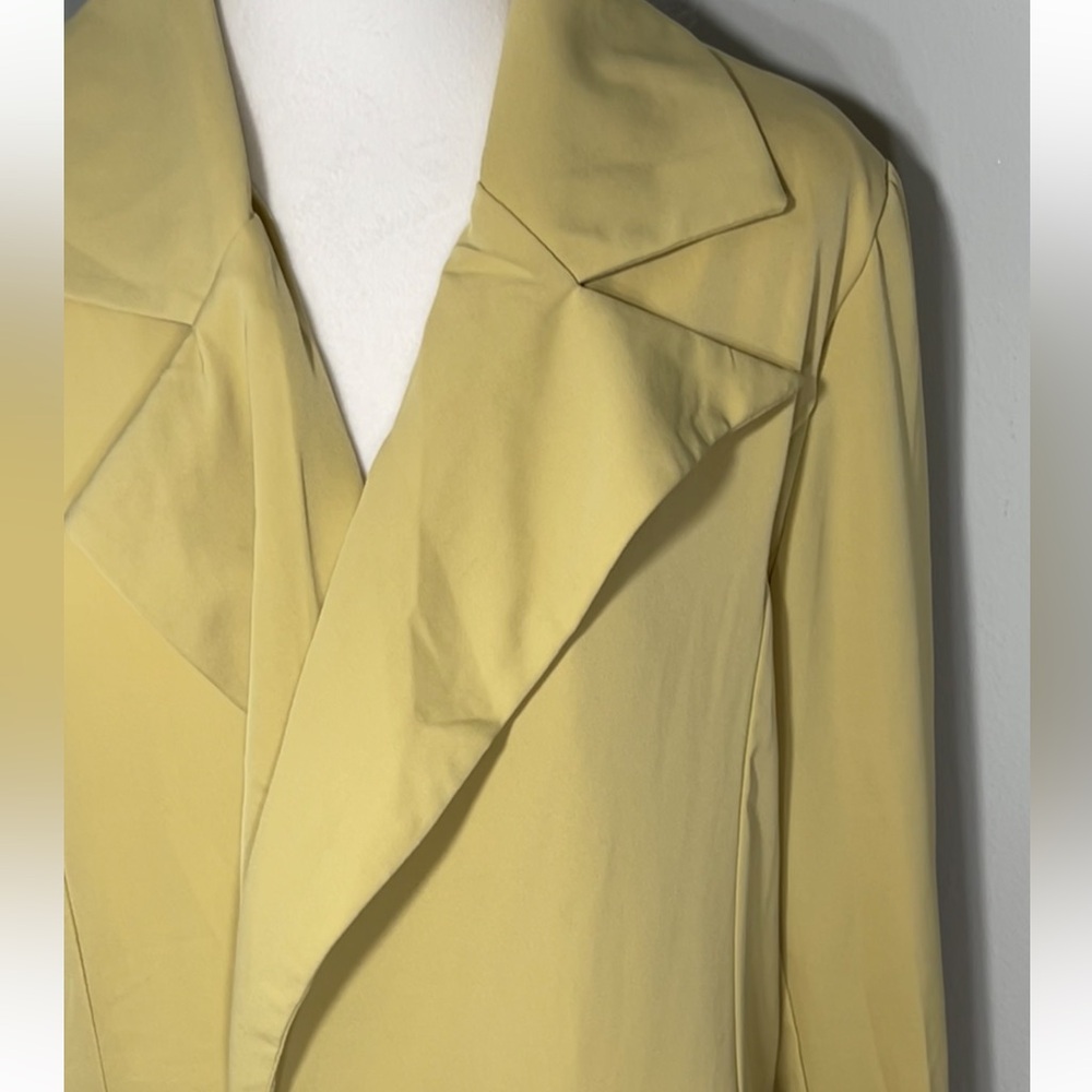 Women's Light Lime Green/Yellow Cream Jacket Size XL - Picture 3 of 9